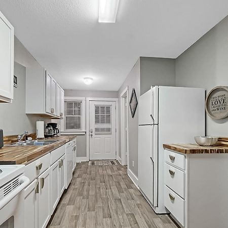 Вилла Chic 2Br Duplex Free Parking Near Hospitals Де-Мойн Экстерьер фото